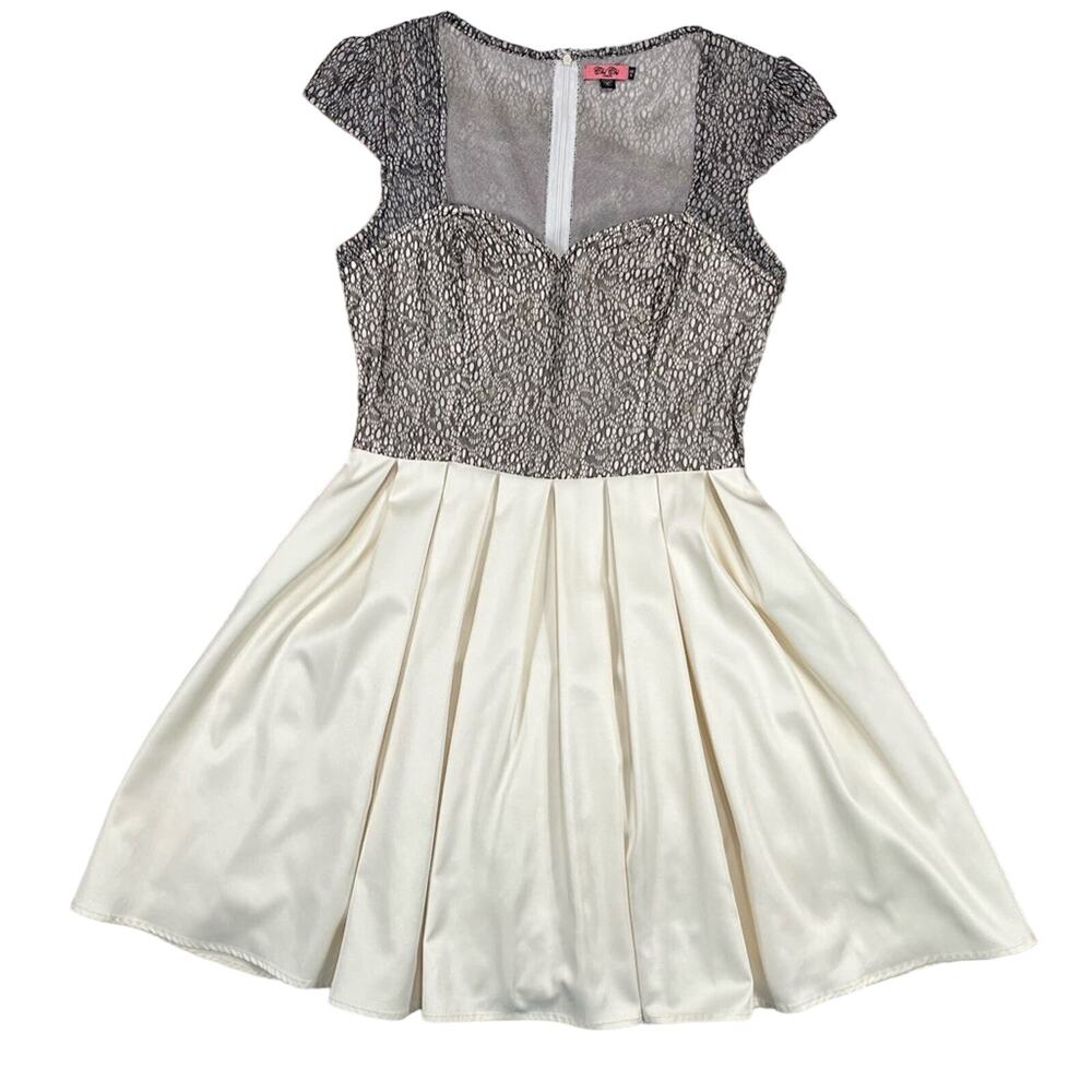Chi Chi Cream & Black‎ Lace Sweetheart Neckline A-Line Flare Dress Sz 8